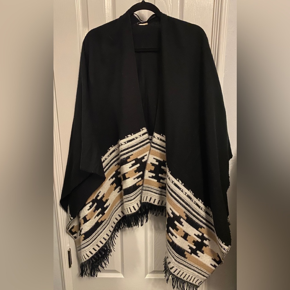 Shaw/Poncho/ Wrap